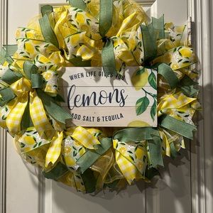 Beautiful yellow spring wreath